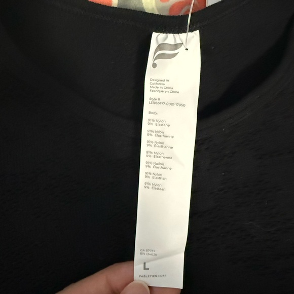 Fabletics Patterned Workout Top - Picture 6 of 7